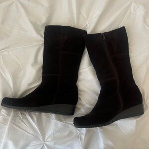 Elegant Women's Boots